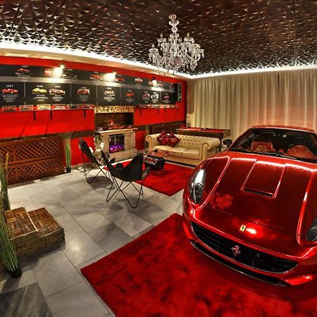 Ferrari Wellness Apartman Пардубице Экстерьер фото